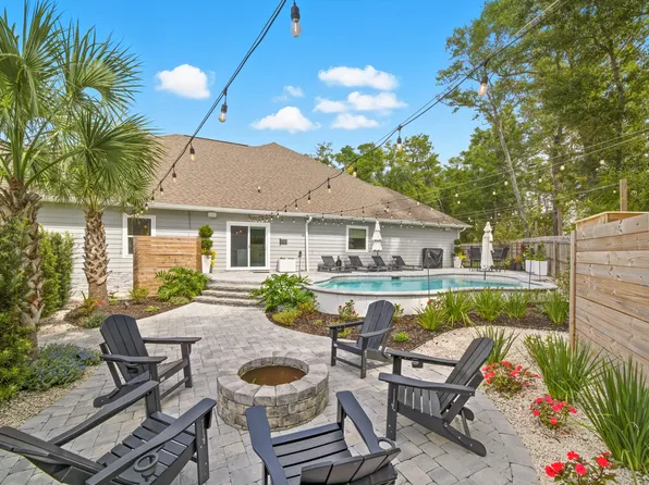 30 Hammock Oaks Blvd, Freeport, FL 32439