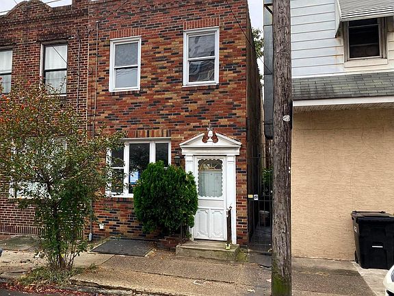 2nd image of 732 Dickinson St