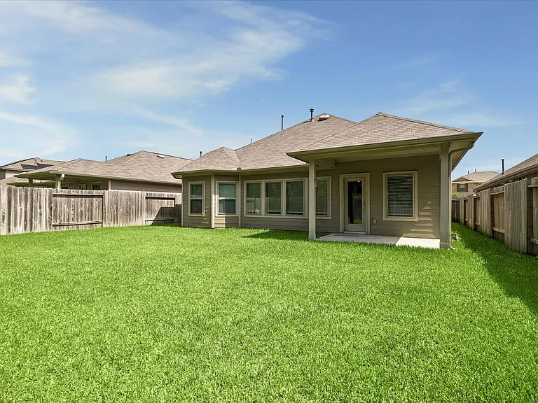 21759 Thicket Point Ln — Photo 10