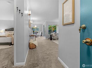 5630 200th St SW APT B112, Lynnwood, WA