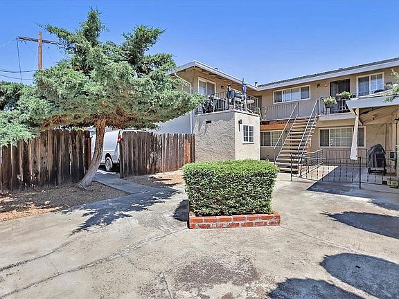 Neighboring 4-plex