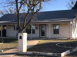 901 S Rhomberg St, Burnet, TX 78611