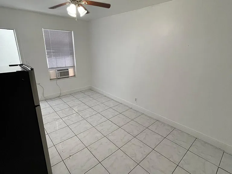 1843 Dewey St #116 — Photo 10