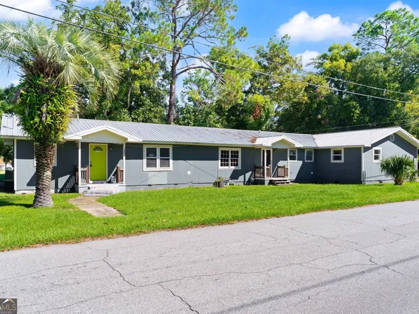 3001 & 300 Hopkins Ave #3003, Brunswick, GA 31520