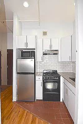 3rd image of 207 W 121st St APT 2F