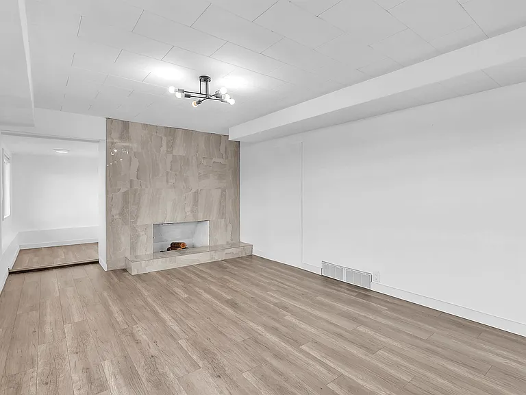 637 Alpine Ct #GROUND LEVEL — Photo 13