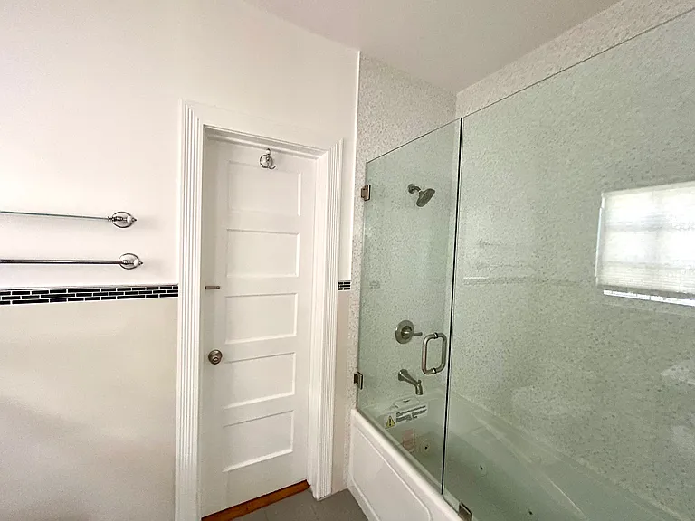 621 S Highland Ave — Photo 9