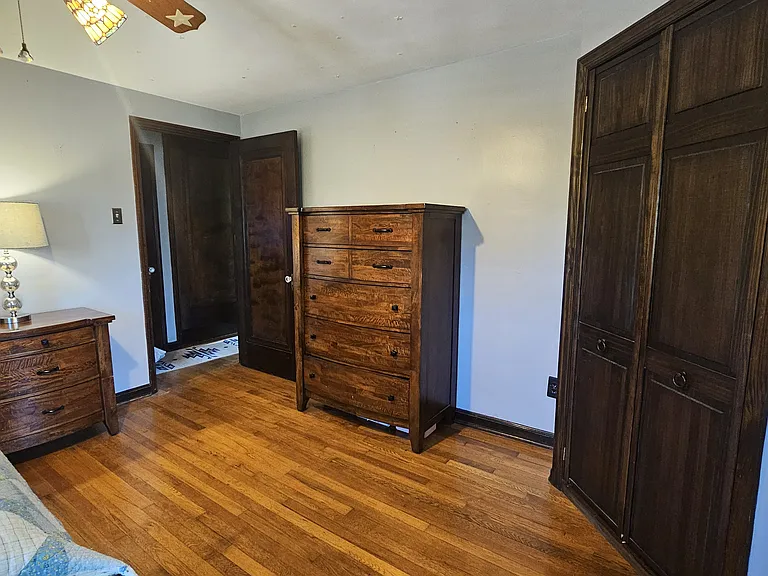 2921 Knowlson Ave — Photo 3