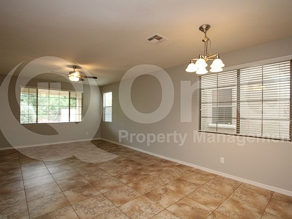 5th image of 4458 E Melrose St
