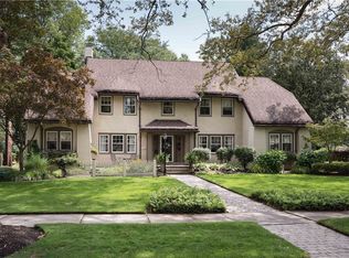 2189 Chatfield Dr, Cleveland Heights, OH