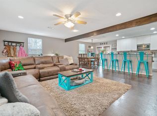 10370 Royal Damon Dr, Conroe, TX 77303