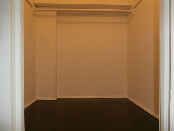 Walk in closet