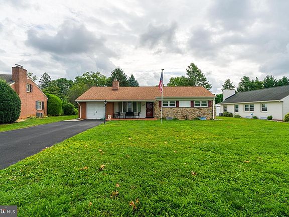 2nd image of 1711 Billview Dr