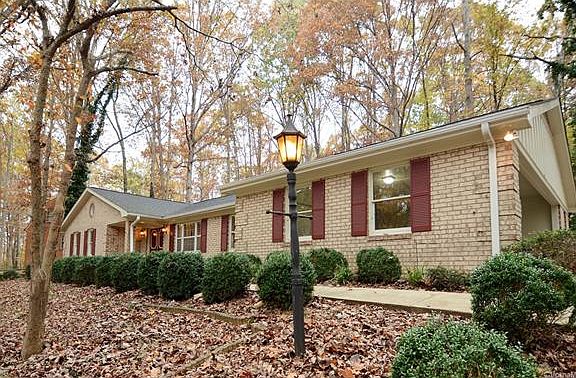 2nd image of 411 Florence Cir