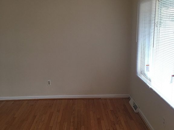 4th image of 3021 Daisy Ct