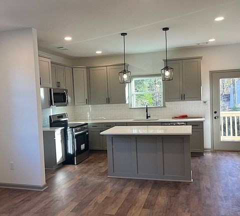 5th image of 315 Ash St