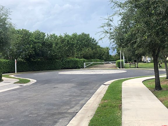 3rd image of 7504 NW 108th Path