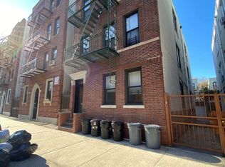 3148 34th St APT 1F, Astoria, NY 11106