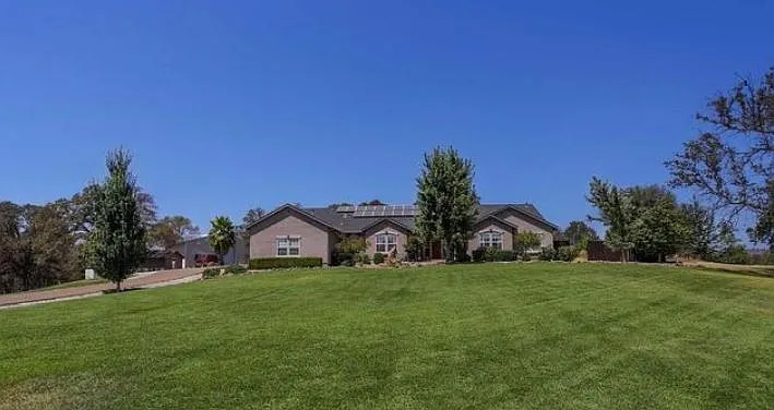 6107 Sandstone Ln photo 1