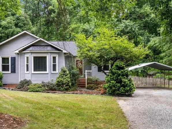 6403 Brookline Dr, Pleasant Garden, NC 27313