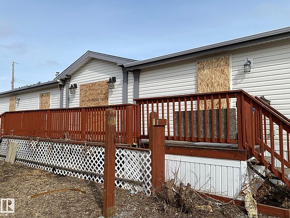 5th image of 4816 48th Ave