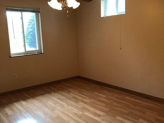 4th image of 111 Galer Dr
