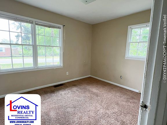 5th image of 714 Winona St