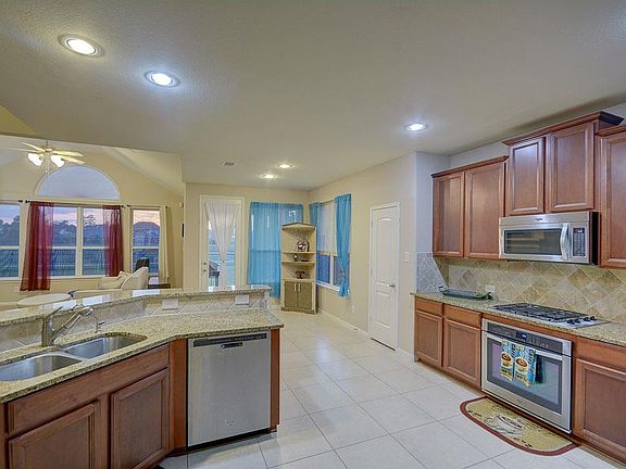 3rd image of 17507 Stamford Oaks Dr