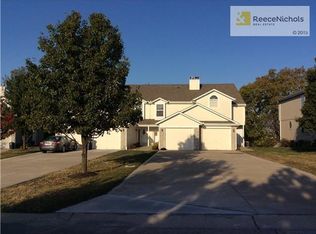 1217 NW Hidden Ridge Cir, Blue Springs, MO 64015