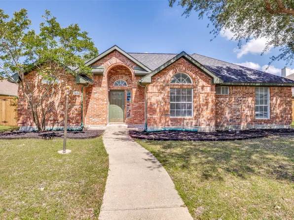 7405 Armstrong Ln, Rowlett, TX 75089