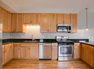1626 Carroll Ave #THE, Saint Paul, MN 55104