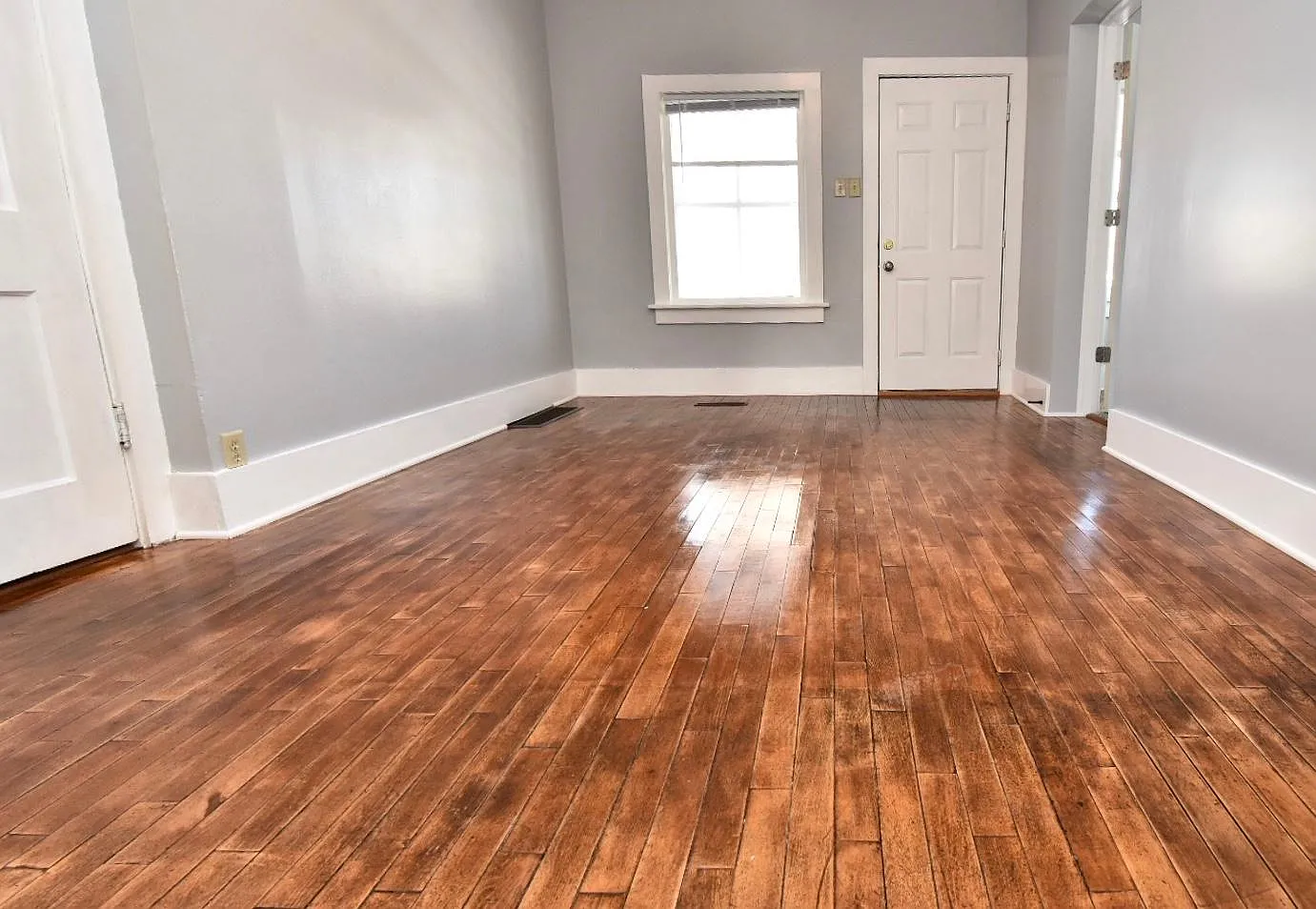 3 bed, $1,275 — Photo 3