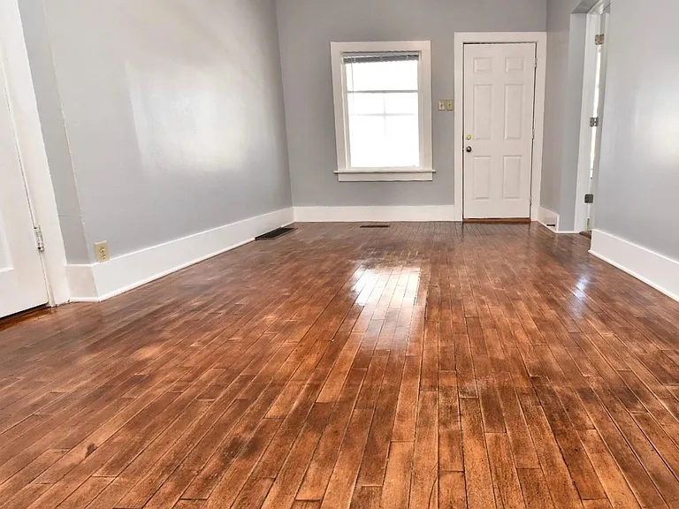 1426 Johnson St — Photo 3