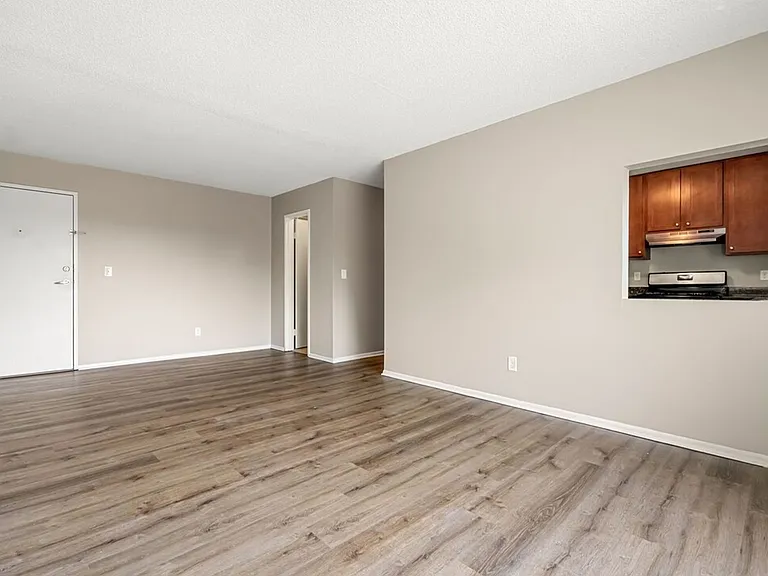 Granite City Apartments — Photo 21
