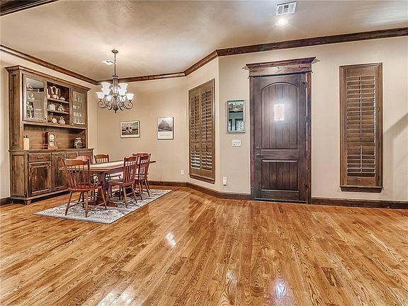 3rd image of 19813 Oakshire Dr