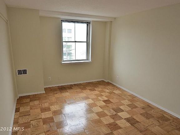 3rd image of 2030 N Adams St APT 1011