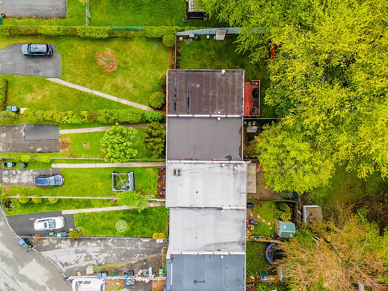 54 Whitman Ct — Photo 8