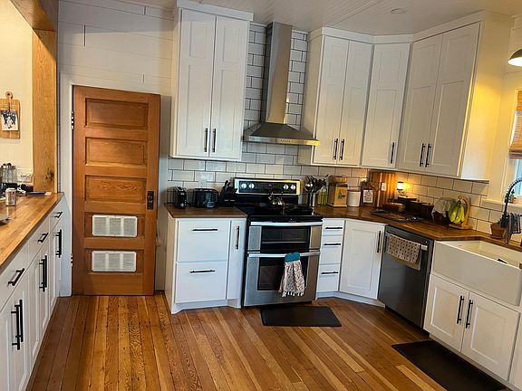 5th image of 310 3rd St NW