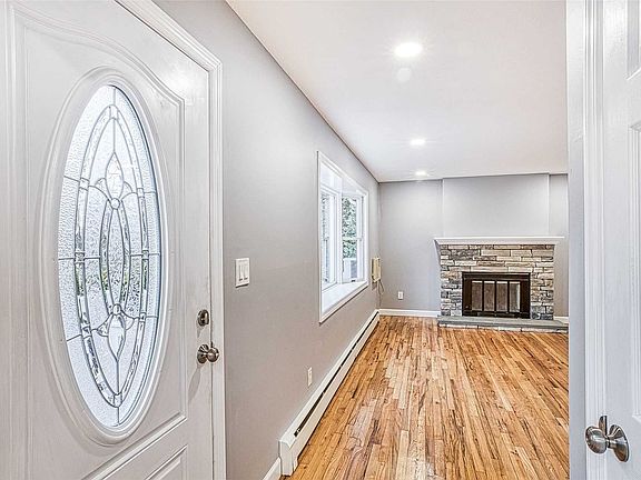 5th image of 159 Union Ave