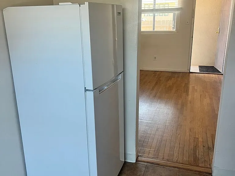 1602 Pacific Beach Dr — Photo 4