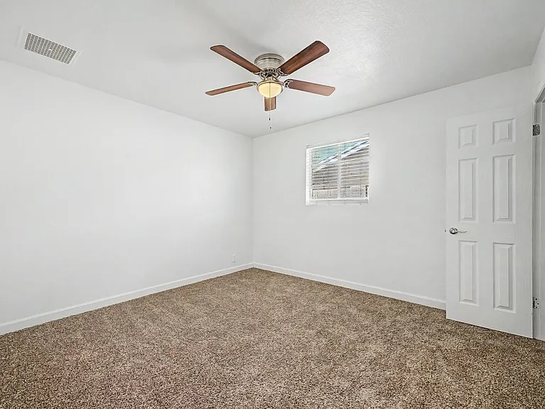 3519 W Orchid Ln — Photo 18