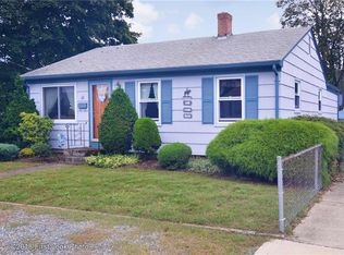 41 Dover St, Pawtucket, RI 02860