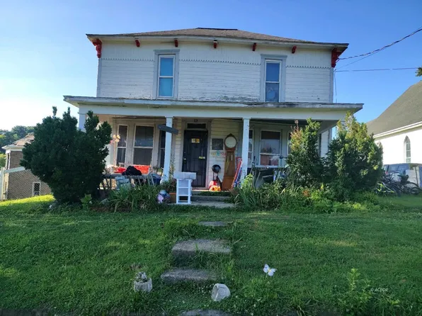 11 Cherry St, Glouster, OH 45732