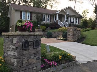 105 Hartford Pl, Oak Ridge, TN 37830