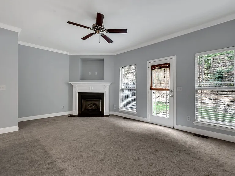 1072 Woodbury Falls Dr — Photo 18