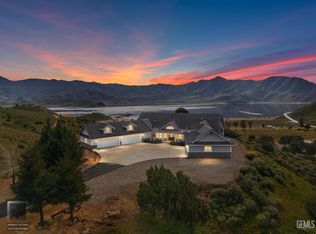 7364 Sierra Way, Kernville, CA 93238