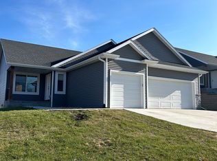 3439 Lakeridge Pl NW, Rochester, MN 55901