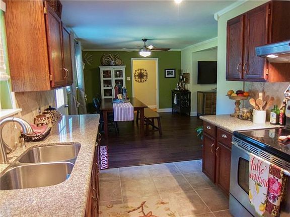 5th image of 607 Waggoner Dr
