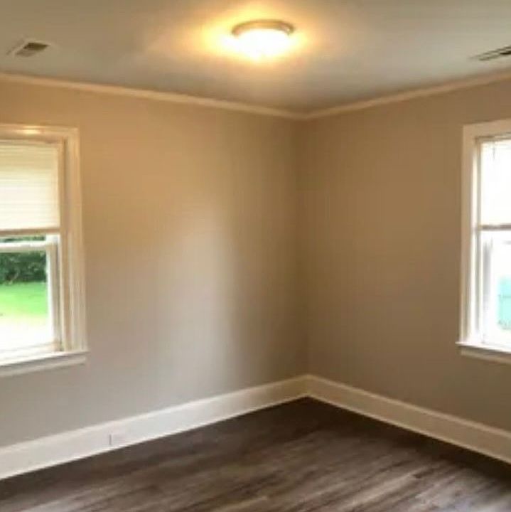 2nd image of 2309 Edison St