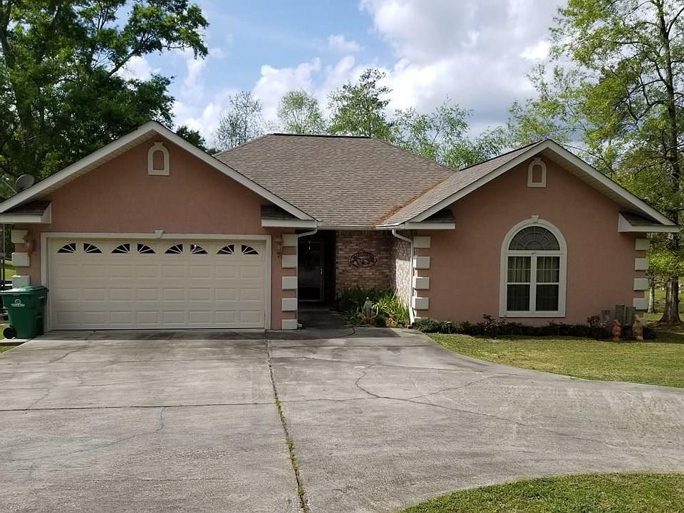 1st image of 906 E Lakeshore Dr